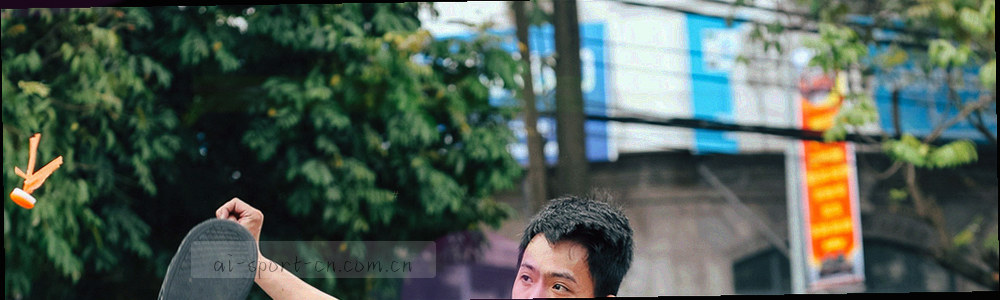 浅蓝坐标网格上盖有橙色印章的条款协议插画